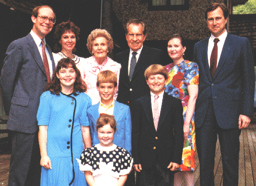 [RichardNixonFamily1990.gif]