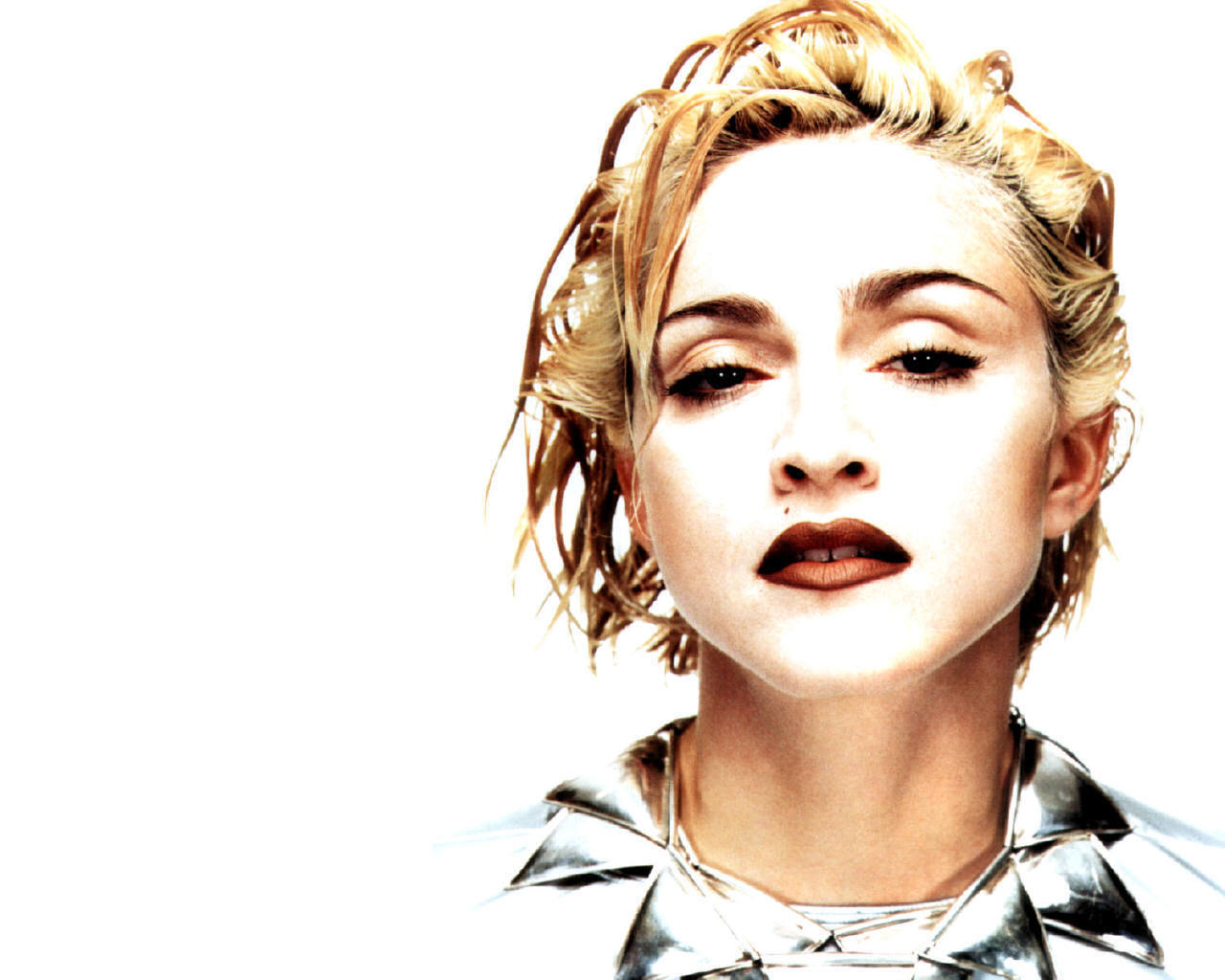 http://4.bp.blogspot.com/_ZmAW3Mp6aPs/TE9Gl3L7EKI/AAAAAAAAAgM/SmT9cpmkyYI/s1600/Madonna-madonna-1262437_1280_1024.jpg