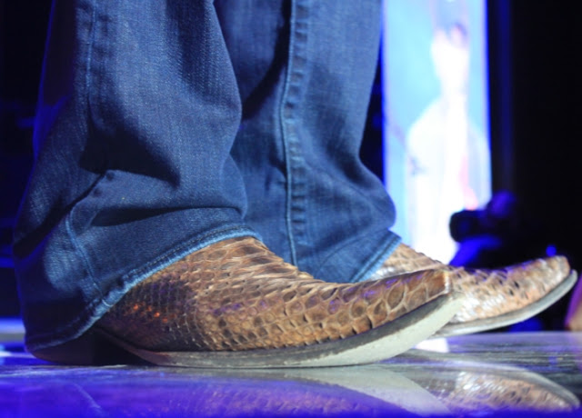 Momma Liabz Mr. Brad Paisley