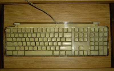 dirty apple keyboard 01