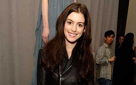 [anne-hathaway2_1371380c.jpg]