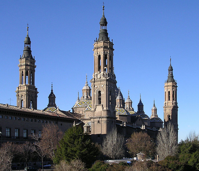 [698px-Basilica_del_Pilar_ZaragozaAragon(Spain)-2.jpg]