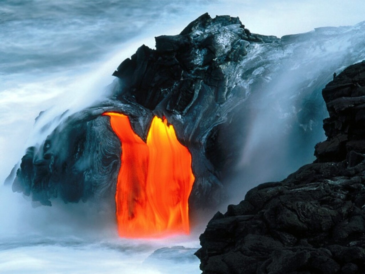 http://4.bp.blogspot.com/_Zsh7hDlg7E4/S9yLhwPemfI/AAAAAAAAABw/_uokrjlMfF0/s1600/Kilauea_Volcano_Lava_Flow_Hawaii_free_computer_desktop_wallpaper_1280.jpg