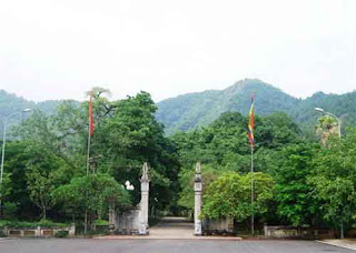 The gate come to Soc temple The gate come to Soc temple