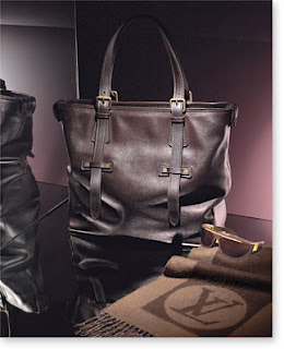 In LVoe with Louis Vuitton: Man bag for a Merry Christmas