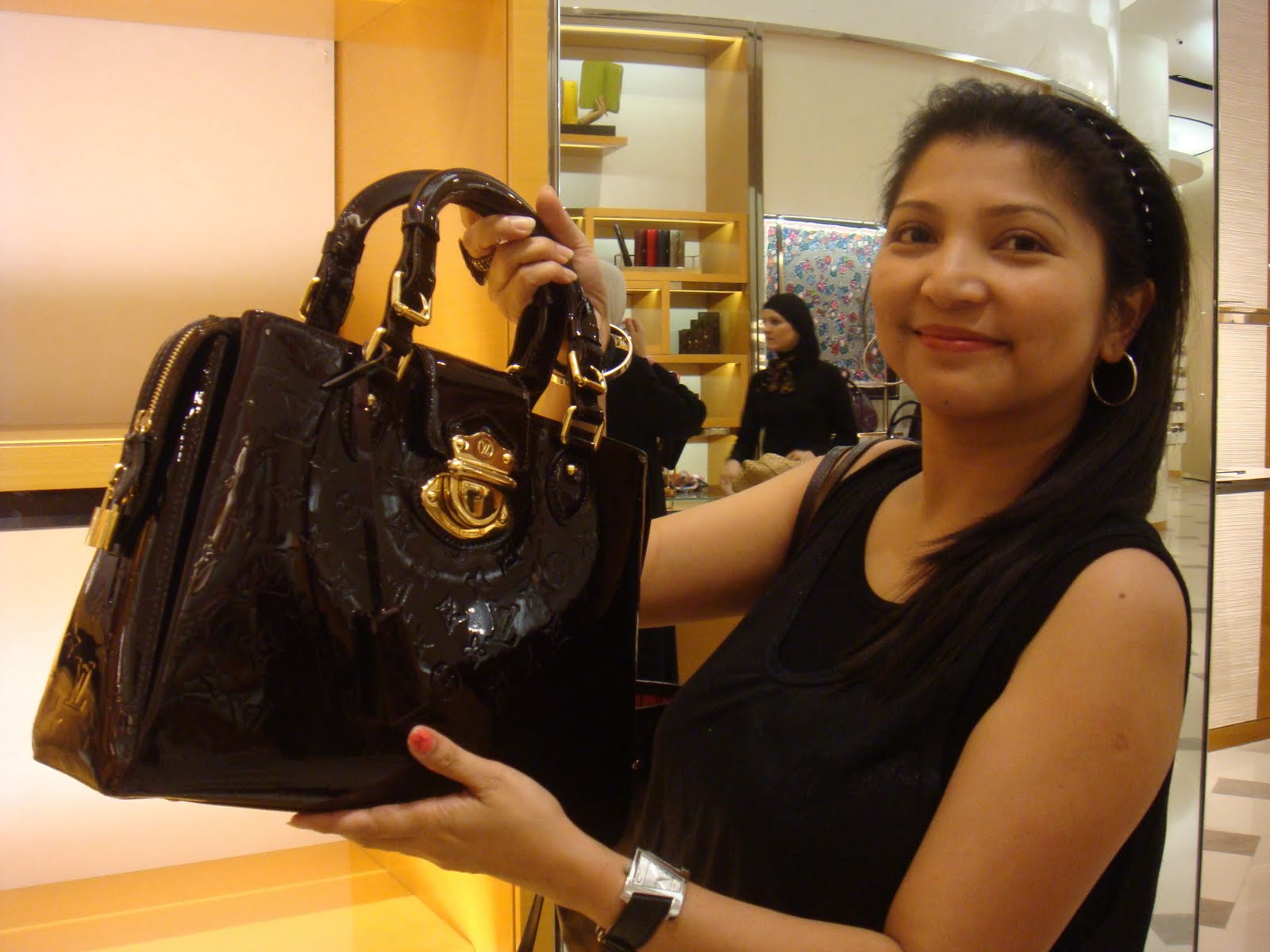 In LVoe with Louis Vuitton: OooohhhhI LVoe a shopping spree!