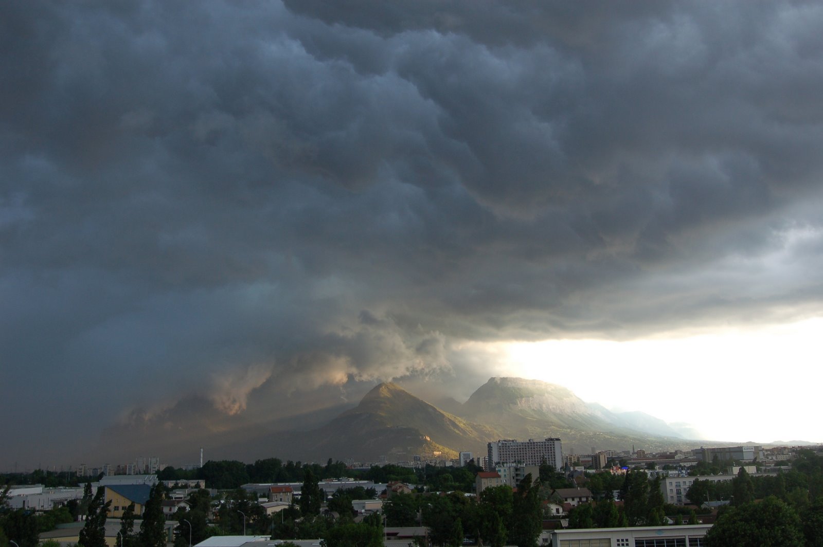 [weatherpic2.JPG]