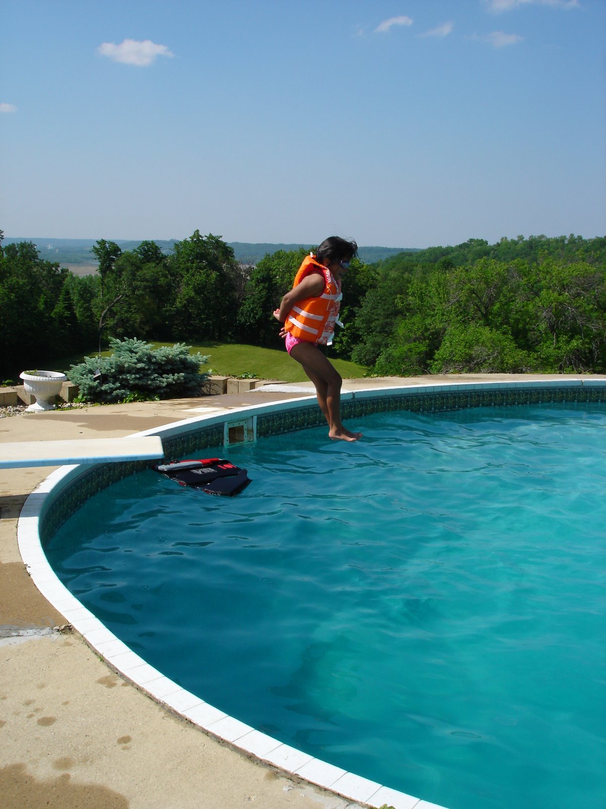 [20080614-swimming+at+hokies+house-16.JPG]