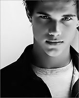http://4.bp.blogspot.com/__8r1Y_U4ST4/S_ii084yFDI/AAAAAAAAAC4/V34NrRTx0hI/s1600/taylo100000000.jpg