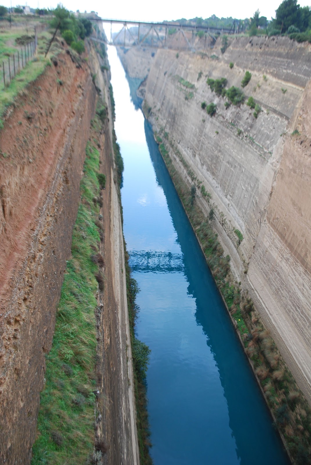 The Corinth Canal, which turned the Peloponnese peninsula into an island 52 The Corinth Canal, which turned the Peloponnese peninsula into an island 67