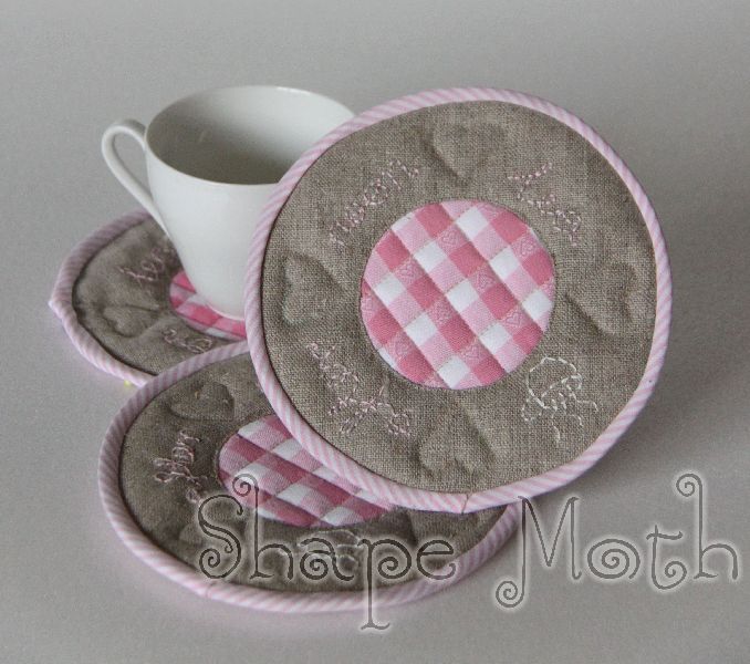 Shape Moth Green and pink coasters