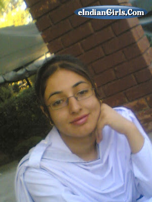 Pakistan Simple Girl