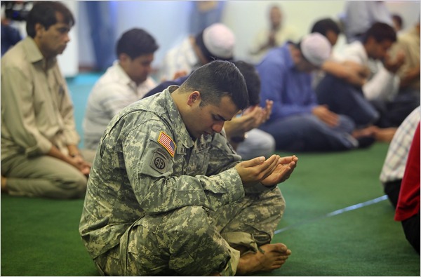 [Muslims+outrages+at+Fort+Hood.jpg]
