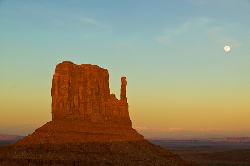 [Monument+Valley+Sunset+With+Moon+copy.jpg]