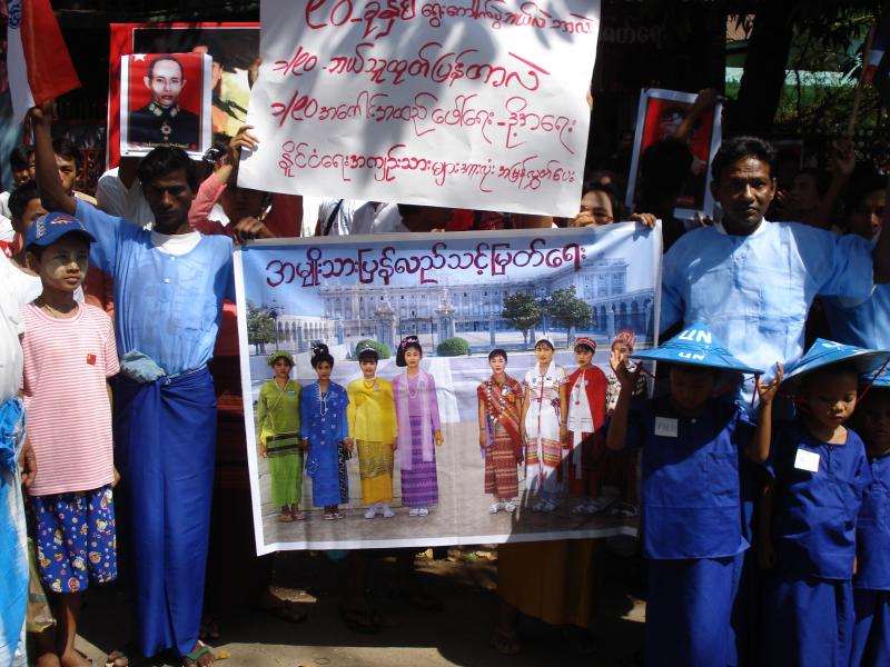 [DSC01472-small.jpg]