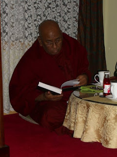 >အရႀင္ဥာဏိသရ – ကရုဏာရႁေထာင့္က ဳကည့္ပၝ