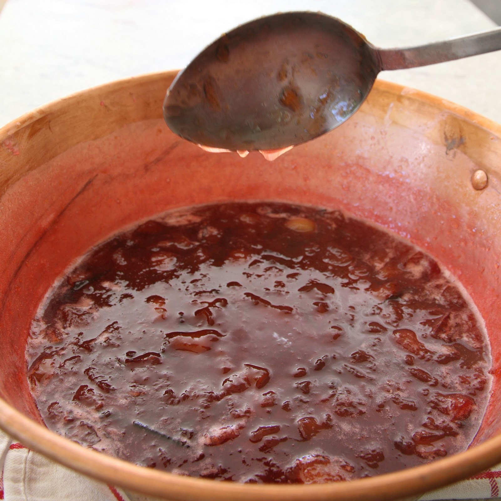 Why a copper pot for jam making