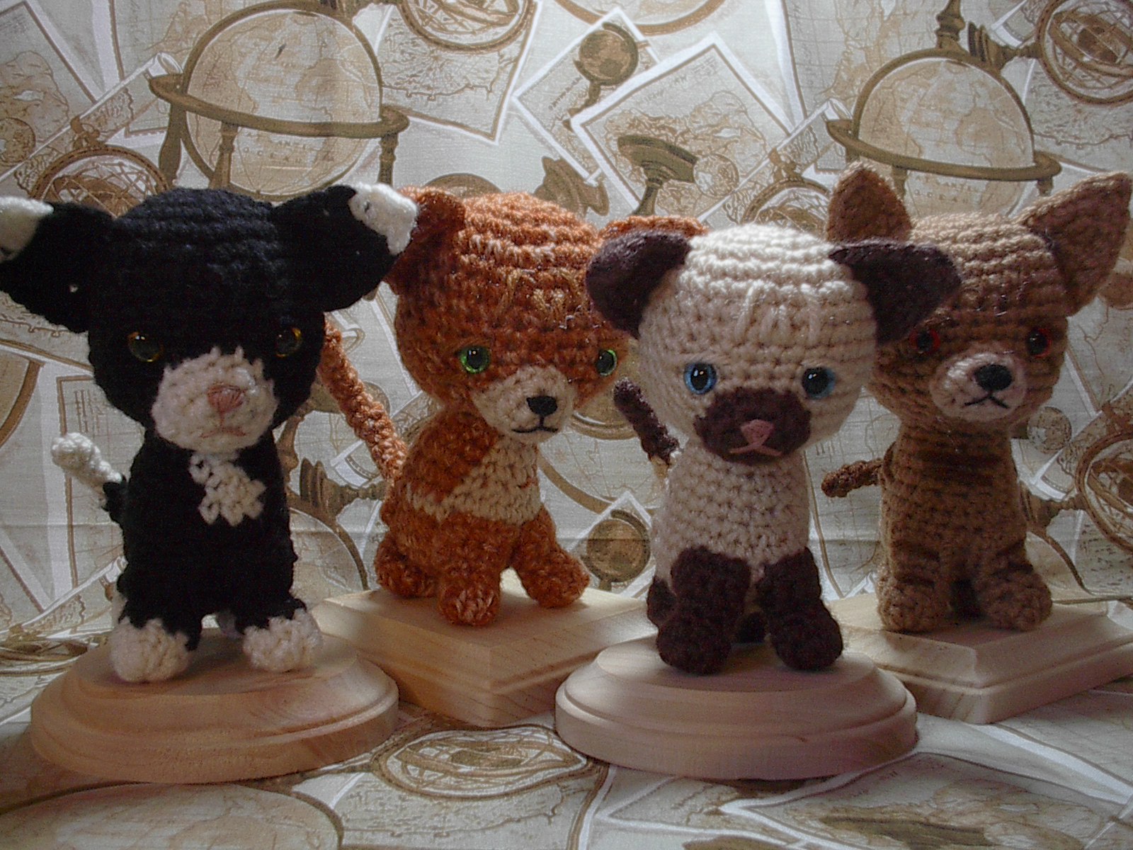 2000 Free Amigurumi Patterns: Cute Kittens