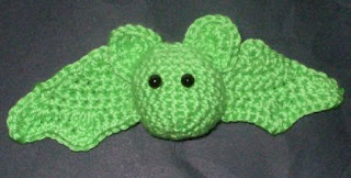 2000 Free Amigurumi Patterns: Little Bat Amigurumi