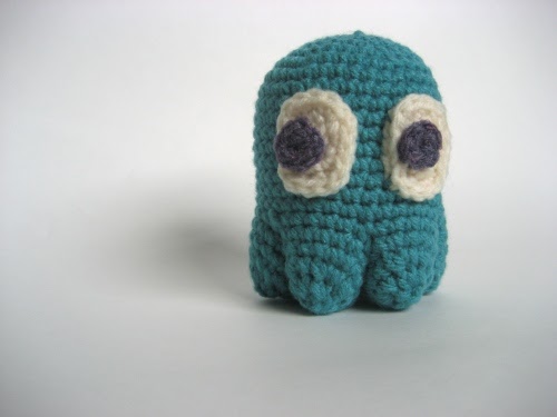 2000 Free Amigurumi Patterns: Pac-Man Ghost Pattern