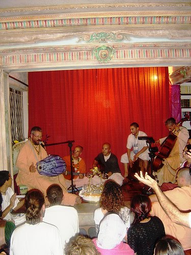 Hare Krisna em São Paulo - Aclimação * Missão Vrinda: Significado do Maha  Mantra por Srila B. B. Bodhayan Maharaj