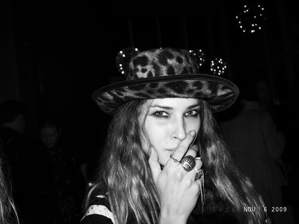 http://4.bp.blogspot.com/__R4GVTk7w8E/S-lHYPKU14I/AAAAAAAAB0k/wVlnuC_PpOQ/s1600/21e9eyw.jpg