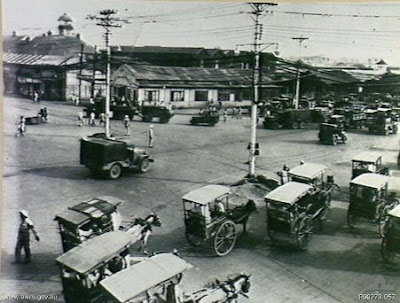 Philippines People Filipino Pinoy Pilipinas Old Black White Pictures kalesa calesa street scene 1945 manila noon