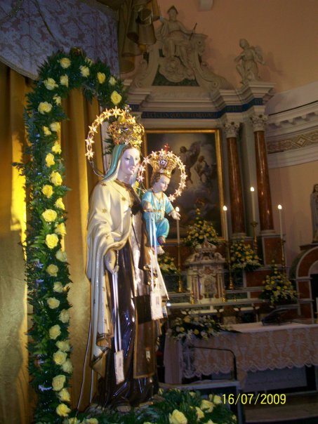 La Madonna in Chiesa durante il novenario