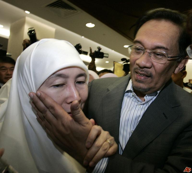 http://4.bp.blogspot.com/__aLAuZdO0LQ/TGLcK5_kmWI/AAAAAAAAAHY/fuJvwiole2E/s1600/azizah.jpg