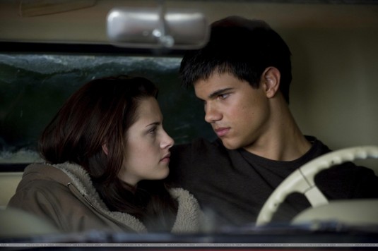 Taylor Lautner and Kristen Stewart? idk. New Moon Cast Attends 100 Monkeys Taylor Lautner and Kristen Stewart? idk. New Moon Cast Attends 100 Monkeys