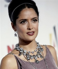Salma Hayek inconforme con su cuerpo