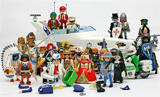 PLAYMOBIL: Playmobil es una línea de juguetes de plástico.