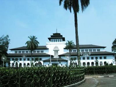 download jadwal imsakiyah ramadhan kota bandung, jadwal puasa daerah bandung gratis dan anda juga dapat melihat info wisata kota bandung dan aksesoris serta suvenir asli bandung untuk dibawa oleh-oleh dari kota bandung