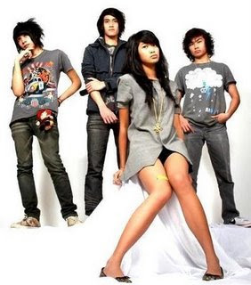 lirik lagu vierra manusia, lirik lagu manusia biasa vierra, lirik lagu vierra manusia biasa, lirik lagu manusia vierra wallpaper vierra gratis