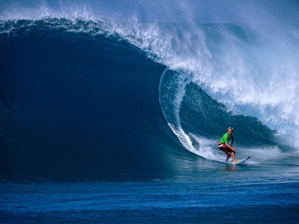 http://4.bp.blogspot.com/__h02r7gi5N0/S8Y3DE7LrfI/AAAAAAAAFIU/hMWBsLpYQr0/s1600/bottom_turn,_backdoor_pipeline,_oahu.jpg