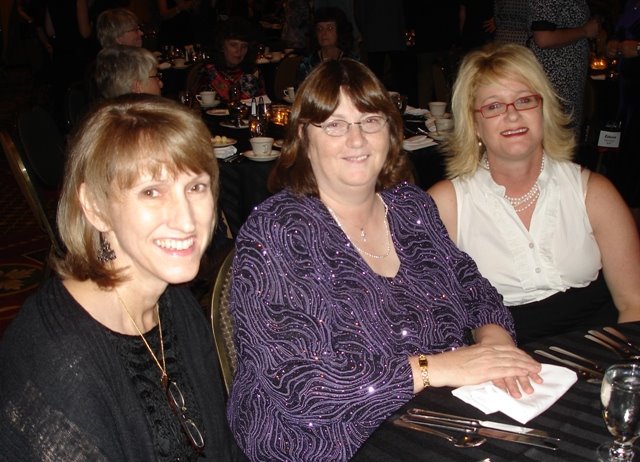 [Myra,+Vickie,+&+Therese.JPG]