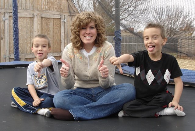 [Allison+&+the+twins.jpg]