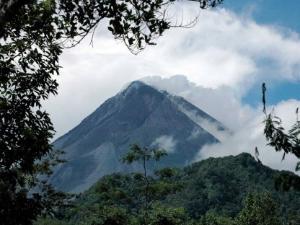 Intensitas Gempa Merapi Turun Intensitas Gempa Merapi Turun