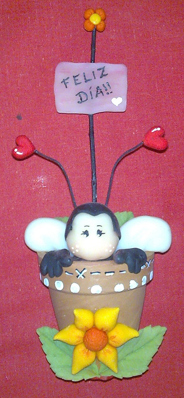 RECUERDOS MAGICOS: Abeja en maceta
