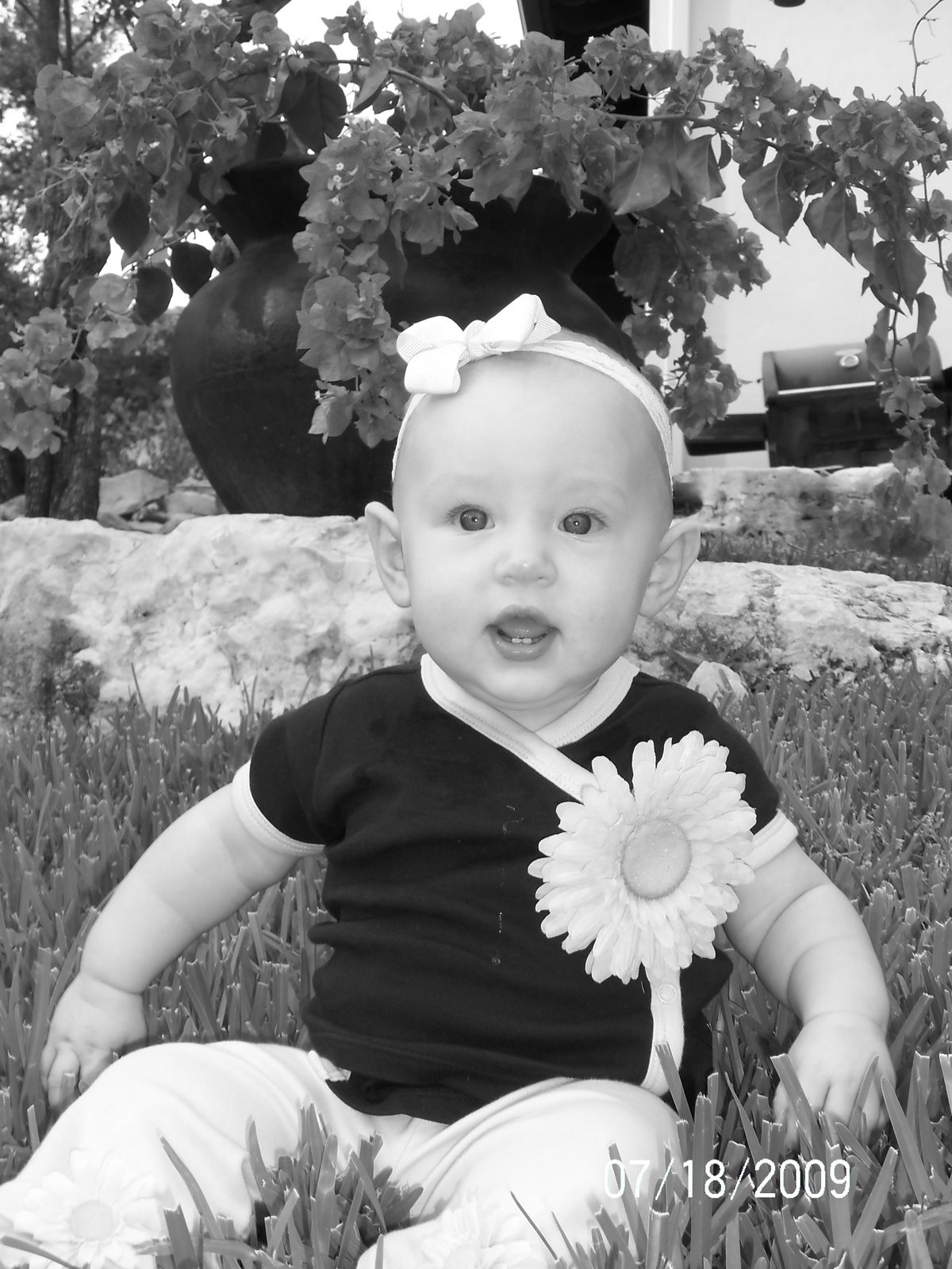 [ava+six+months+024.JPG]