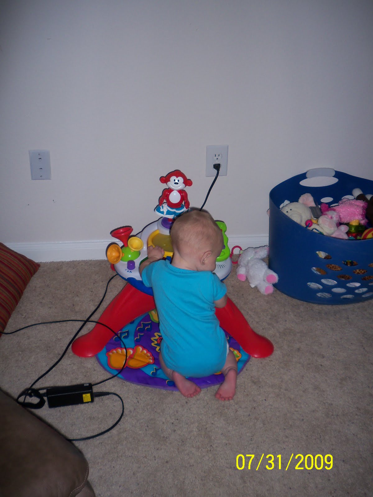 [ava+six+months+062.JPG]