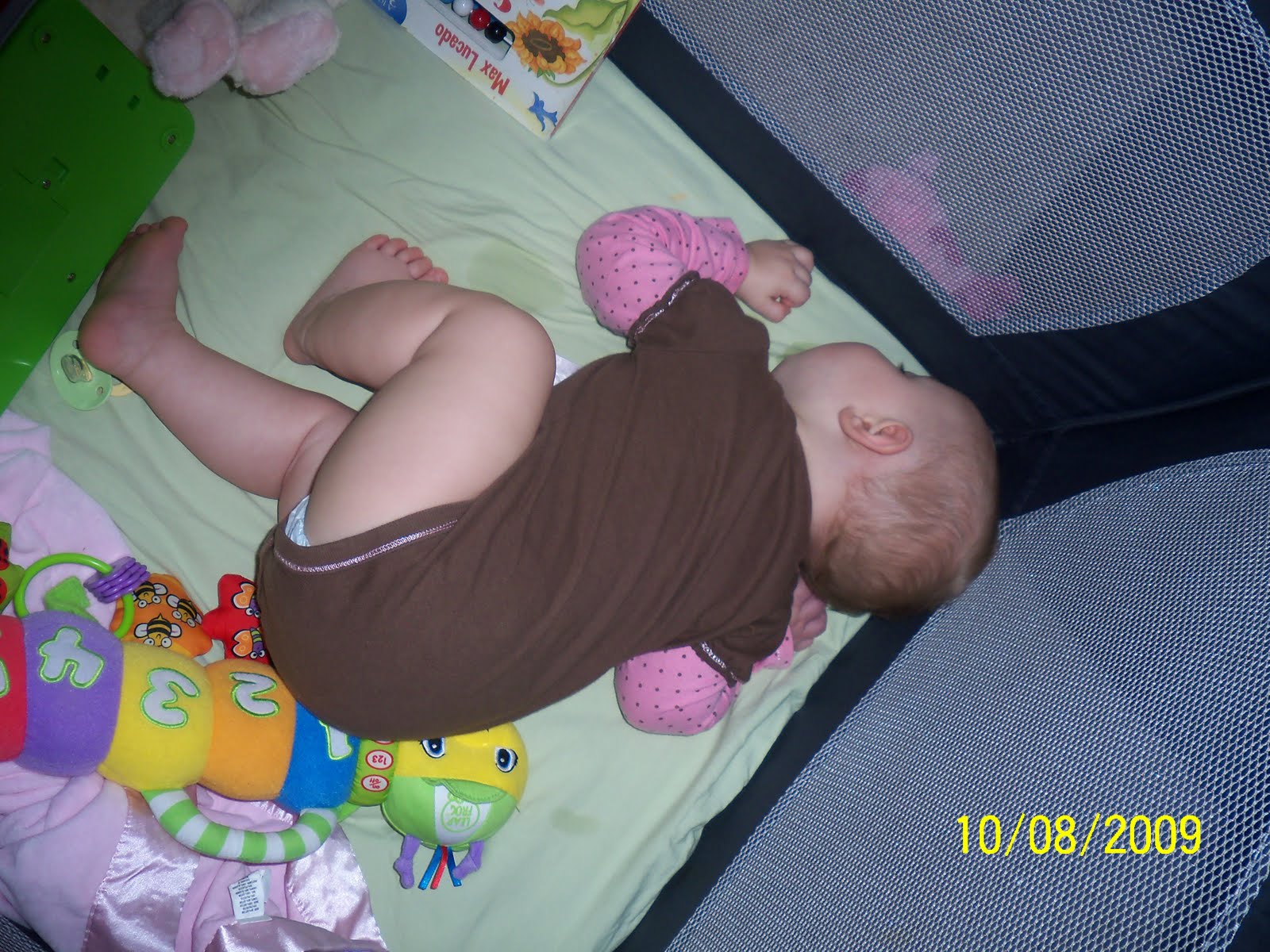 [eight+months+old+010.JPG]