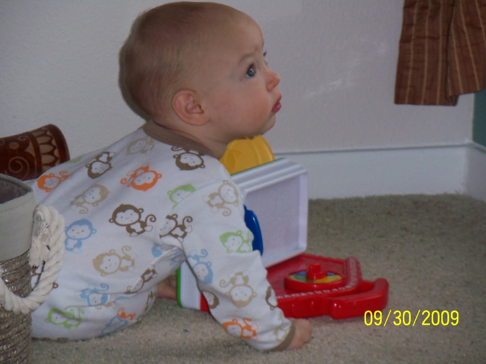 [ava+eight+months+005.JPG]