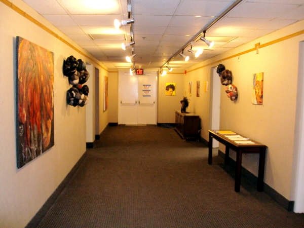 [6480_566323072080_21904334_34558263_1545941_n.jpg]