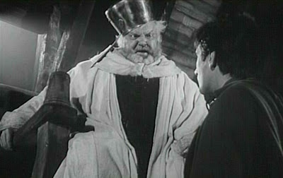 Falstaff (Orson Welles) in Chim...