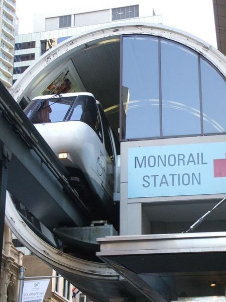 [1480135-Sydney-monorail-0.jpg]