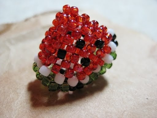 My Daily Bead: How to make a wedge of Watermelon with beads