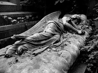 Esculturas en Cementerios - Página 2 Sleeping+Angel-Highgate+cemetery