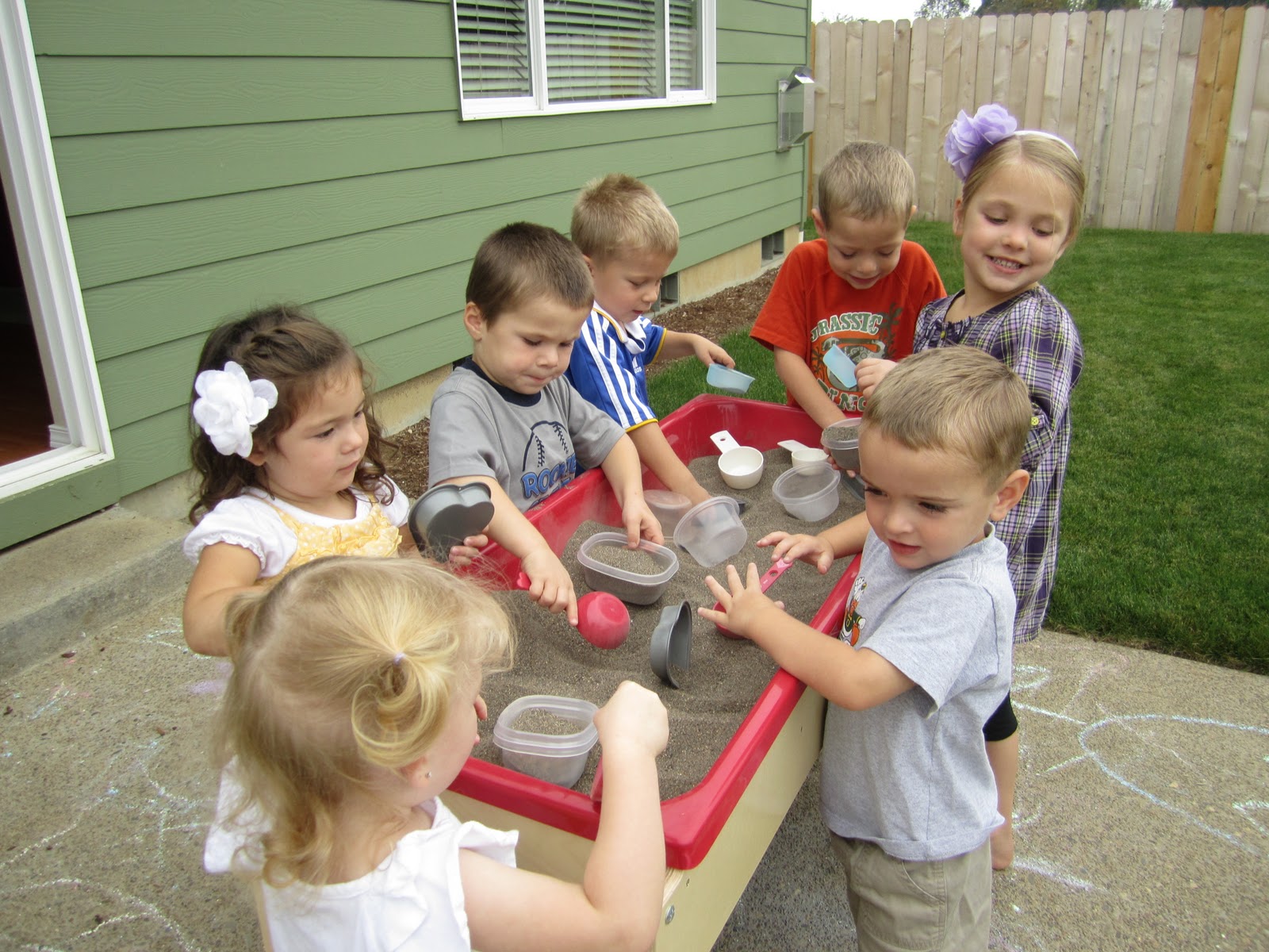 Lindsay's Little Owls Preschool Sand and Water Table Fun