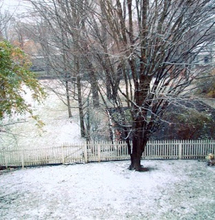 Early snow, Brewster House B&B, Freeport, Maine 2009 Early snow, Brewster House B&B Freeport, Maine 2009